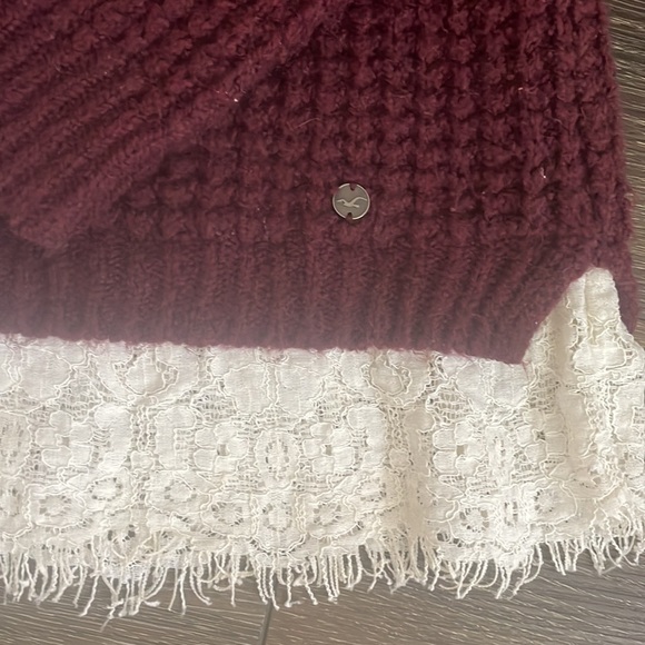Holister Lace Trim Sweater - Picture 5 of 5